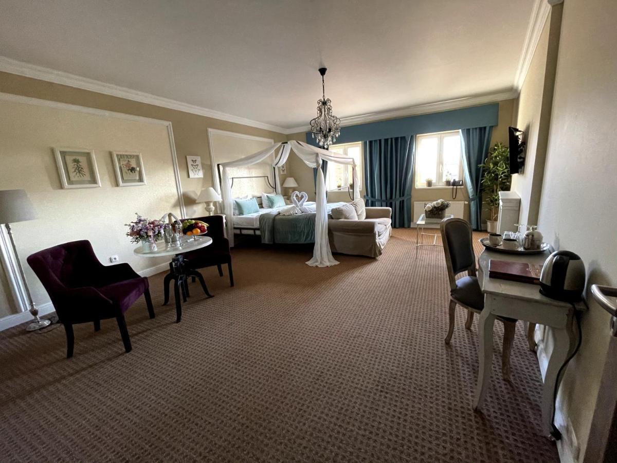 Amalka U Ripu Hotel Straskov ภายนอก รูปภาพ