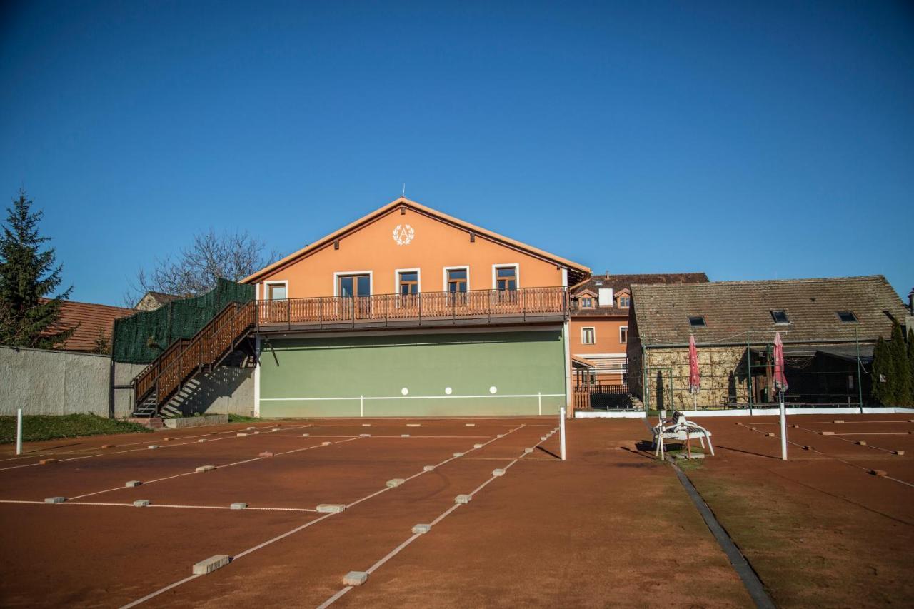 Amalka U Ripu Hotel Straskov ภายนอก รูปภาพ