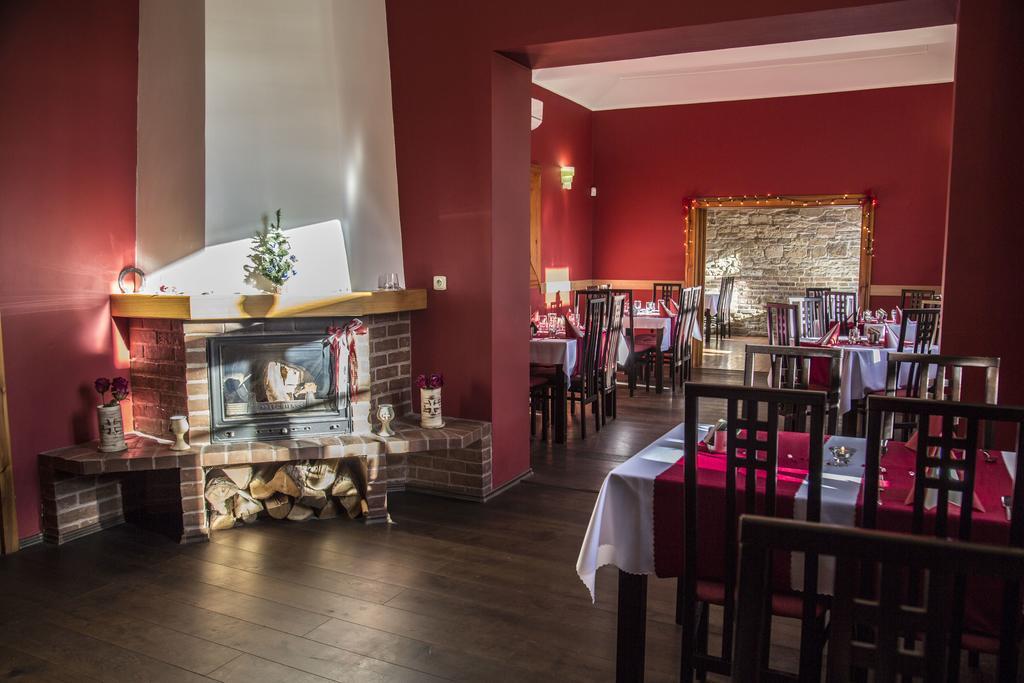 Amalka U Ripu Hotel Straskov ภายนอก รูปภาพ